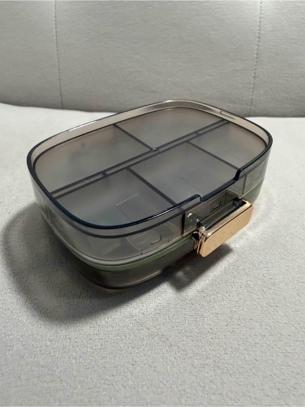 Green Stackable Food Storage Container with Secure Clip - Picture 5 of 16